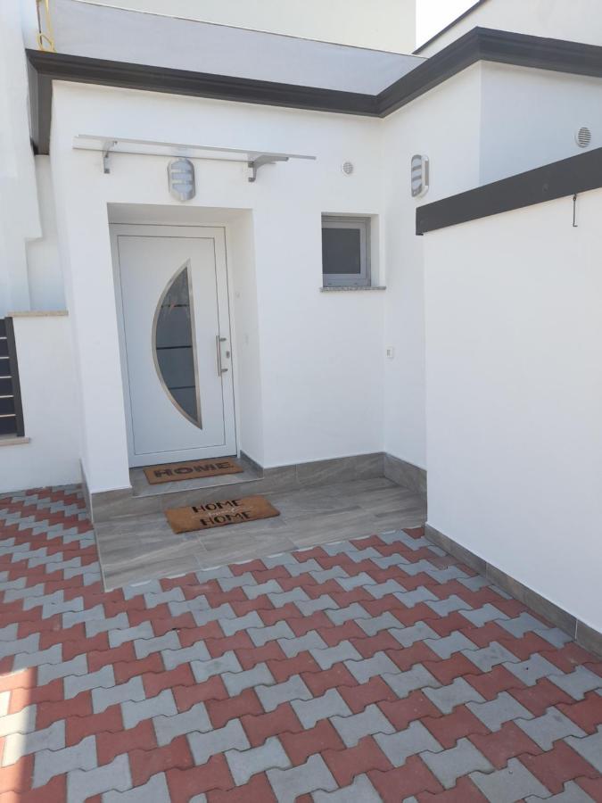 Donella Umag