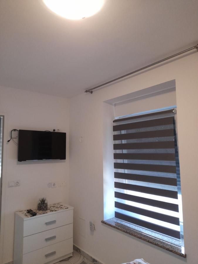 Donella Umag