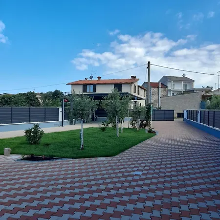 Apartments Donella Umag Extérieur photo