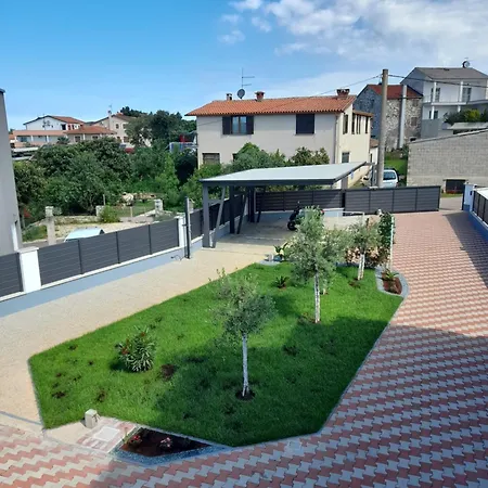 Apartments Donella Umag Extérieur photo