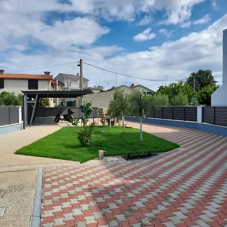 Apartments Donella Umag Extérieur photo
